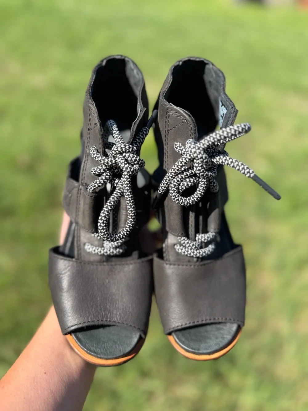 Sorel Joanie Sandals Lace Up‎ Black Open-Toe Wedge leather Shoes Sz-7.    C